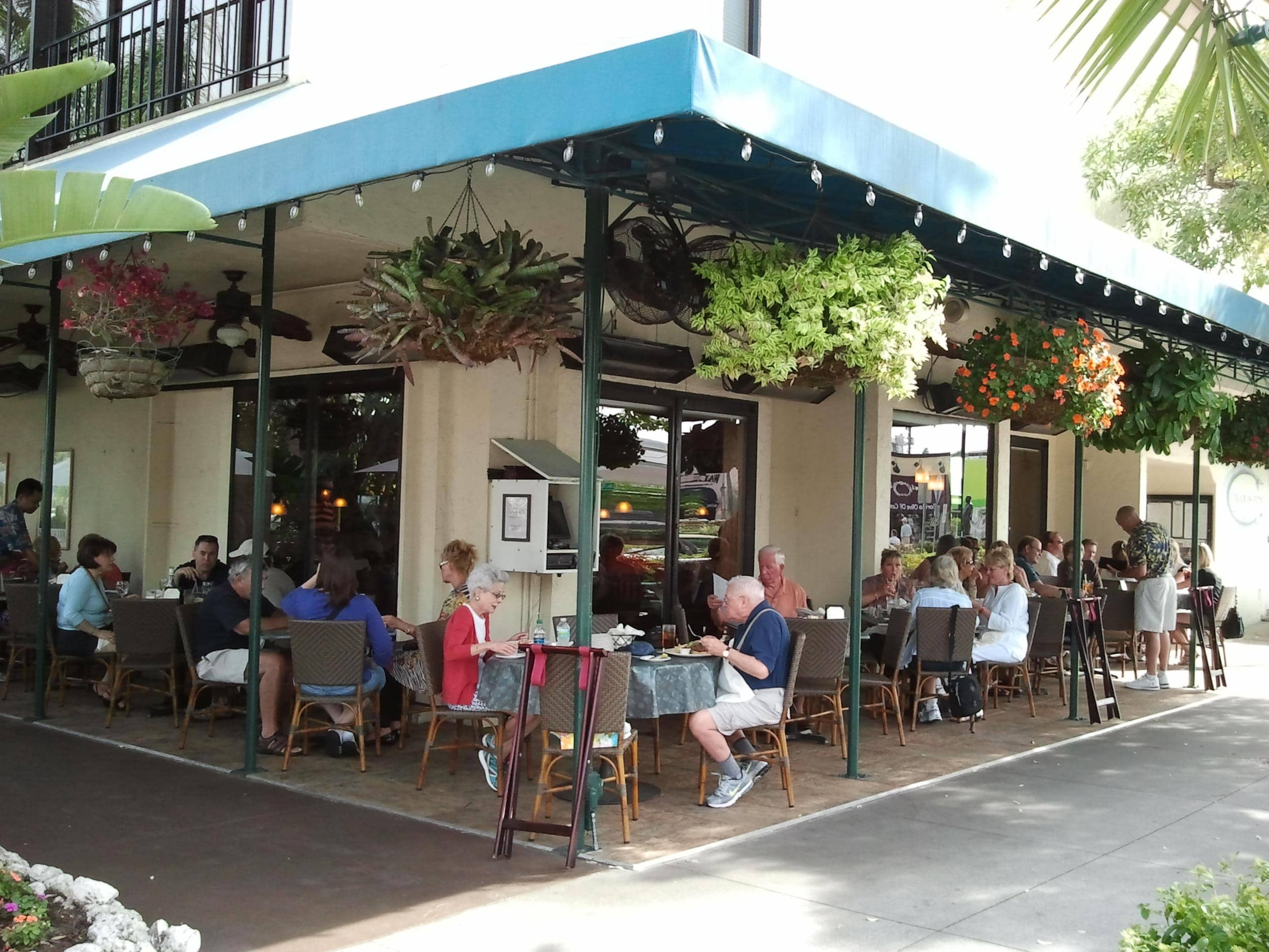 Vibrant St. Armands Circle Ambiance