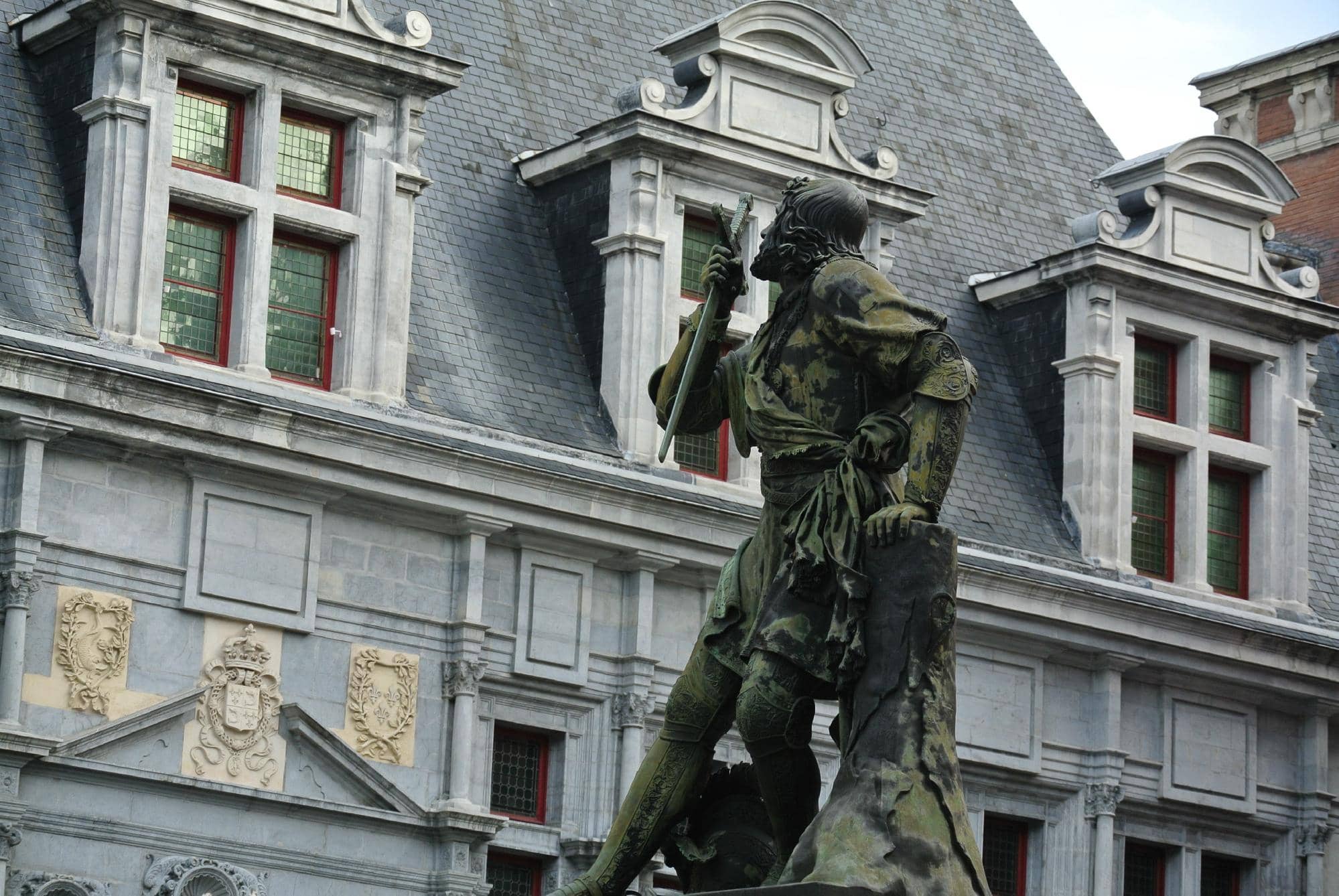 Charming Terrace Dining