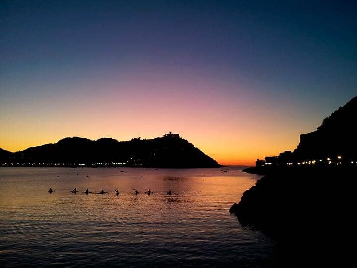 Surfing & Bodyboarding Waves