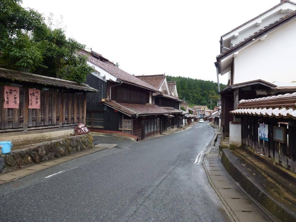 Local Cafes and Shops