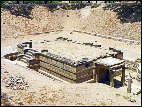 The Thousand Lingams