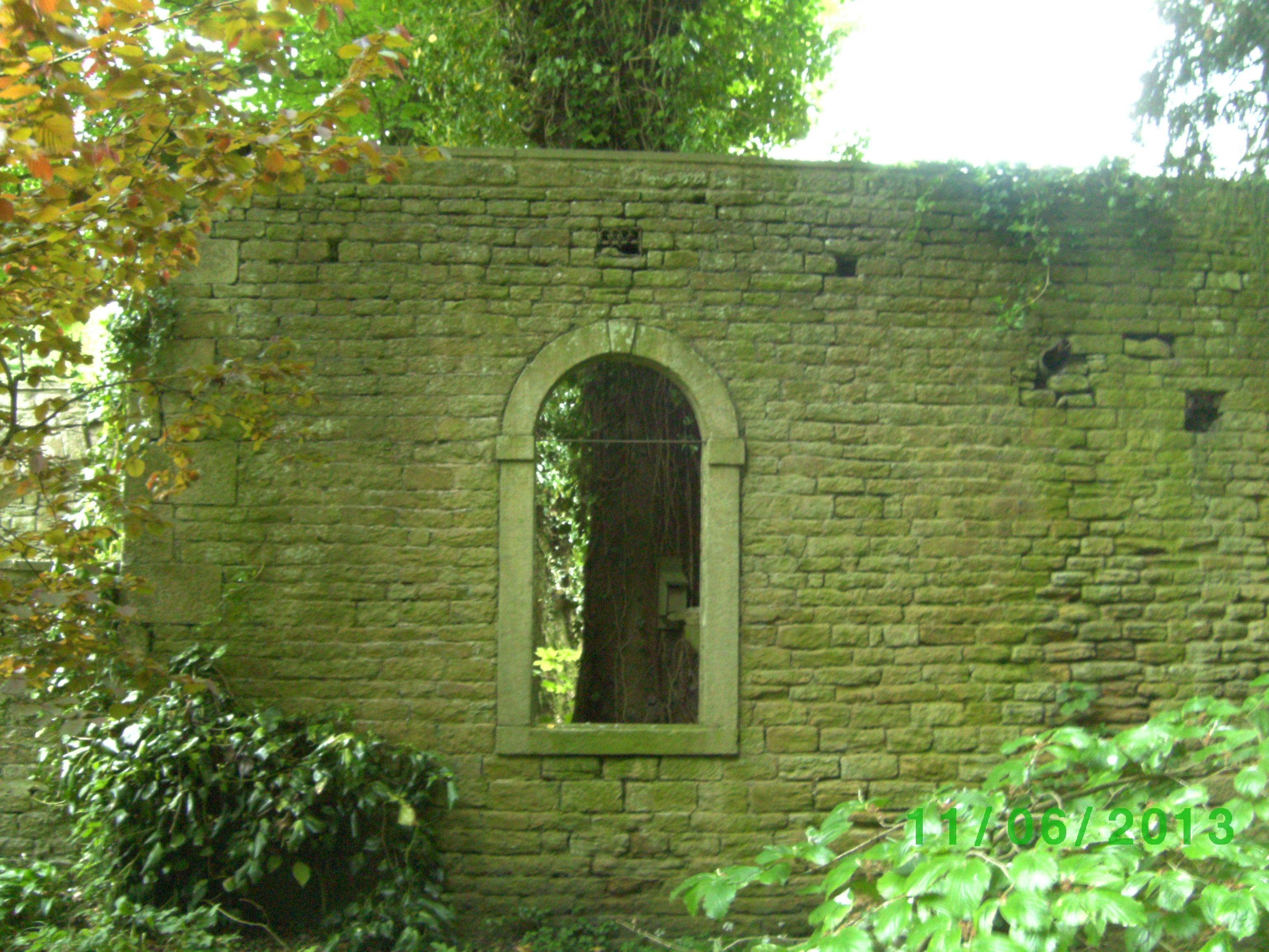 Old Church & Graveyard