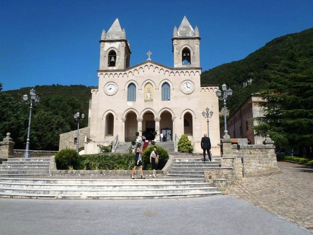 Panoramic Mountain Views