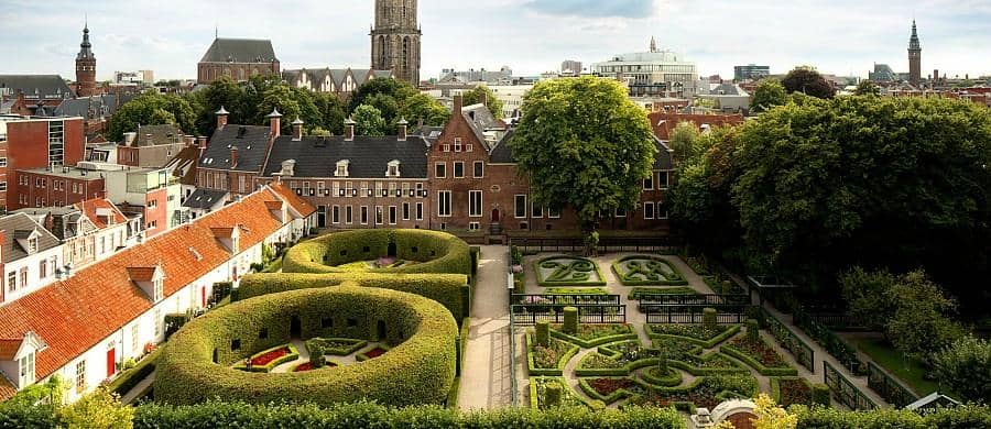 Dichters in de Prinsentuin