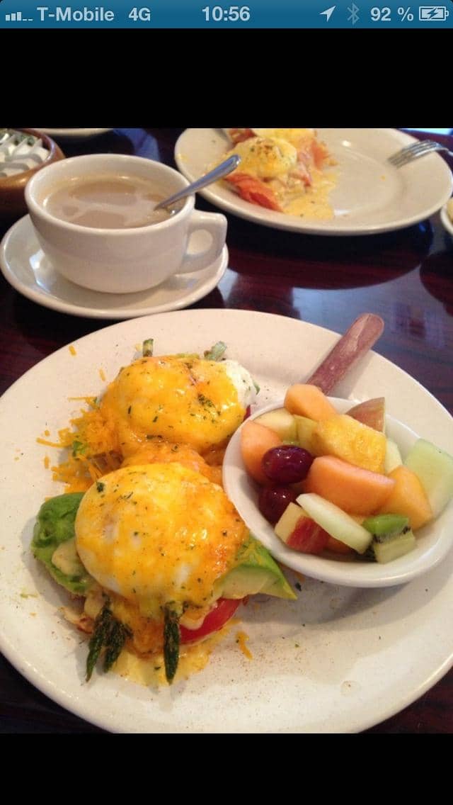 Eggs with Avocado and Asparagus
