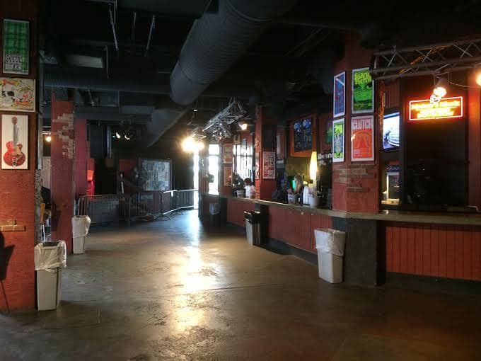 Local Flavors at Mikey's Pizza