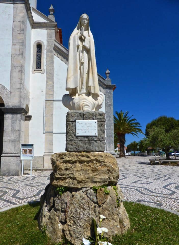 Simple, Sacred Atmosphere