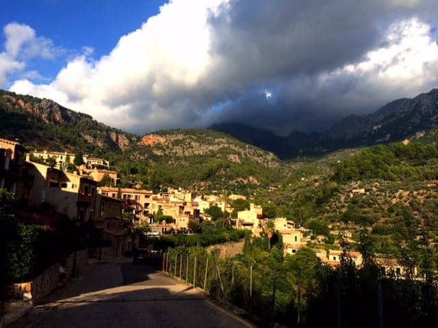 Panoramic Mountain Views