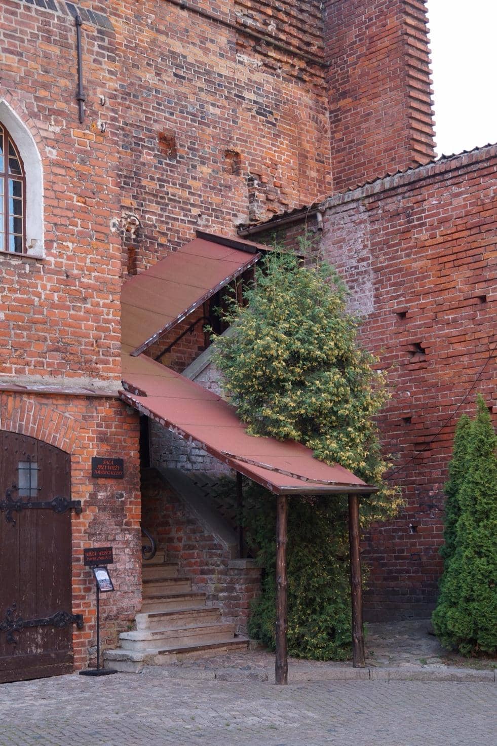 Panoramic Hillside Views