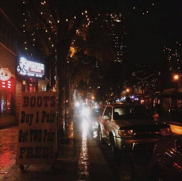 Local Boutiques & Cafés