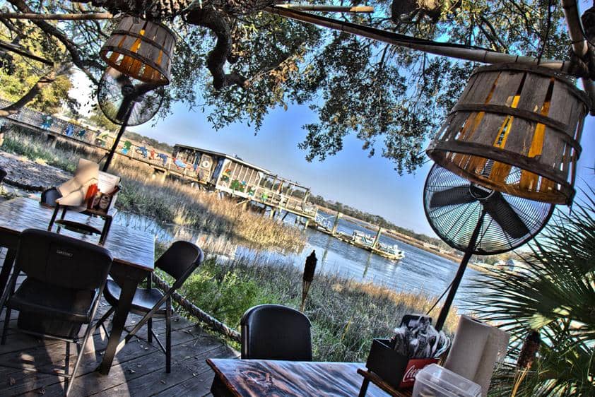 Scenic Waterfront Dining