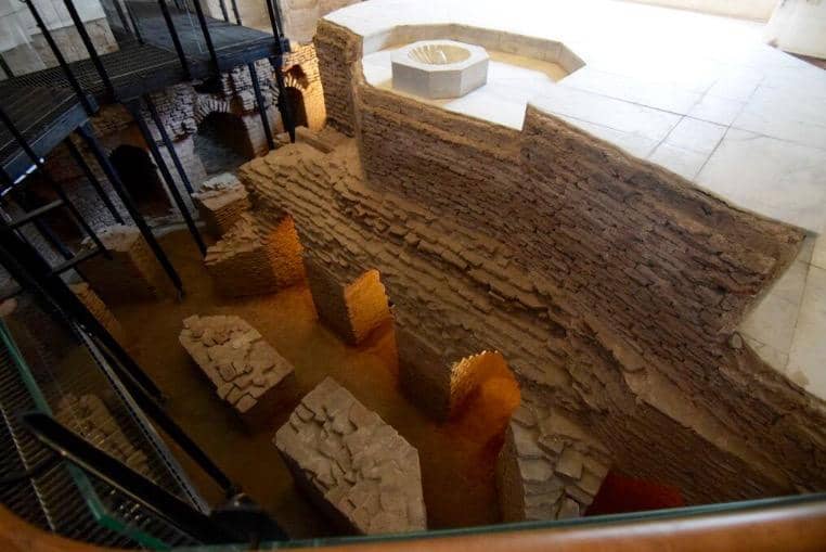 Mughal-Era Turkish Bath Architecture