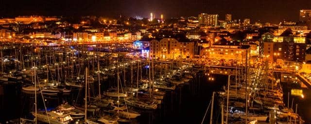 Vibrant Dining Scene