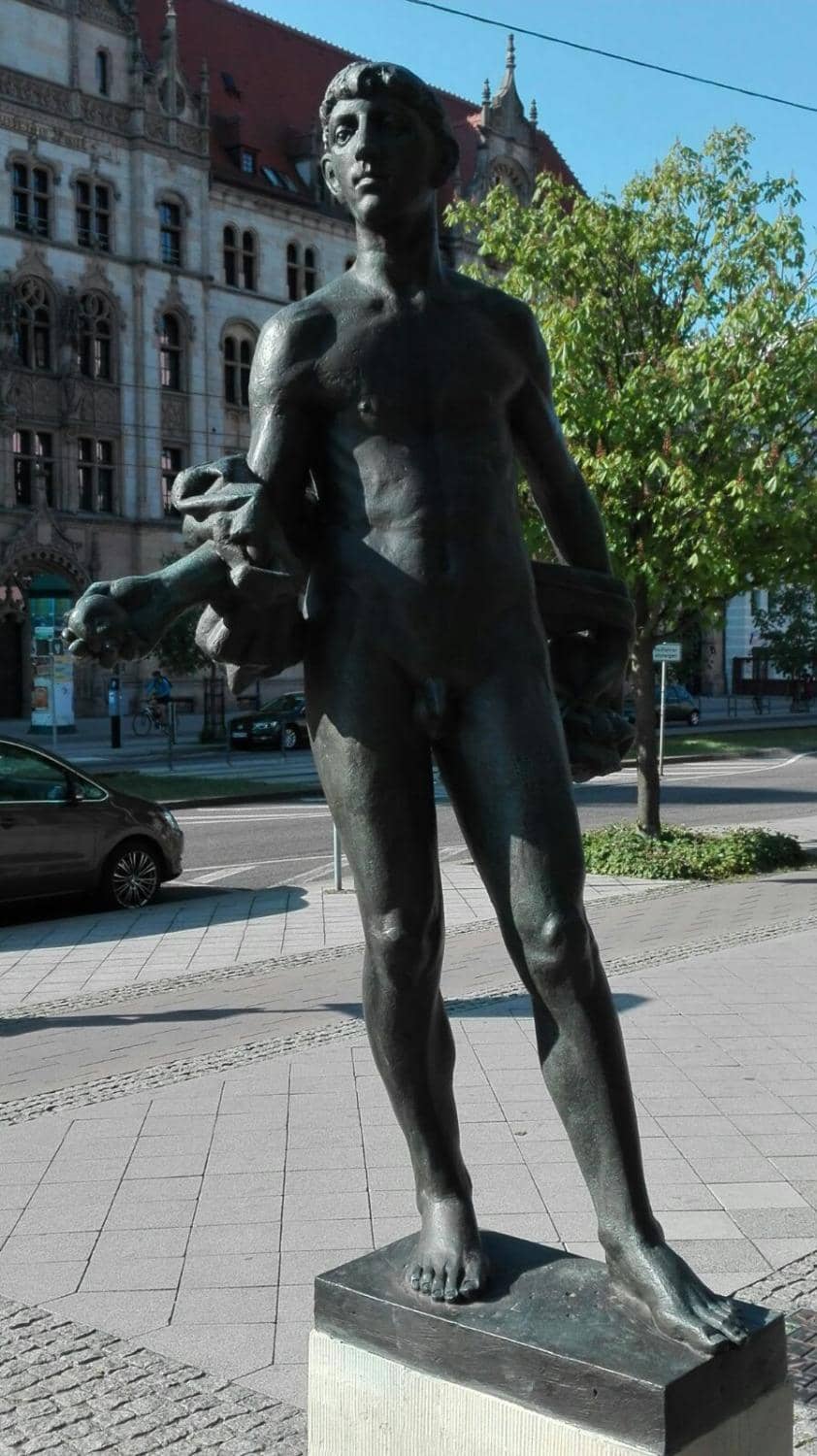 Contemplative Open-Air Gallery