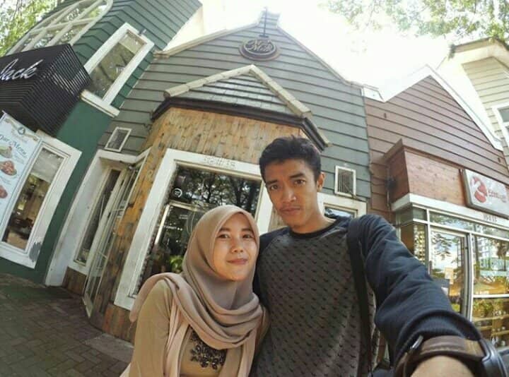 Late-Night Hangout Hub