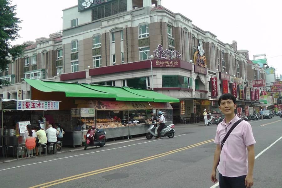 Local Craft Shops & Cafes