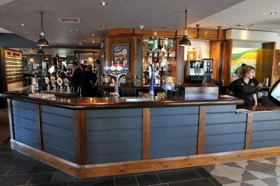 Cozy Family-Friendly Pub Atmosphere