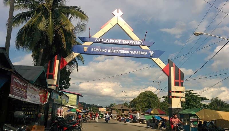 Hands-On Weaving Experience