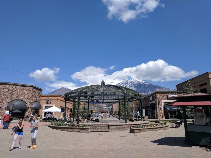 Live Entertainment & Fireworks