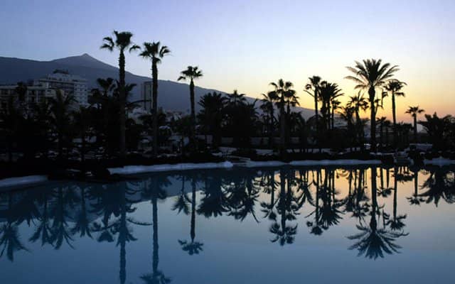 Dramatic Fountains and Volcanic Views