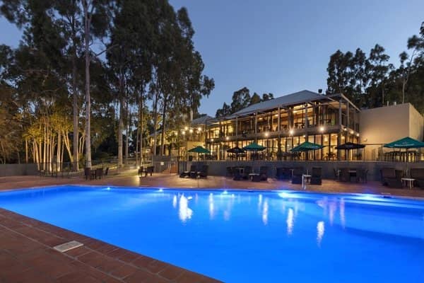 Vineyard Proximity & On-Site Dining