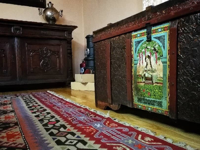 Knowledgeable Entrance Staff