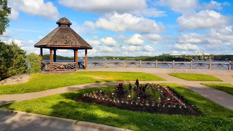 Amphitheatre & Gazebos