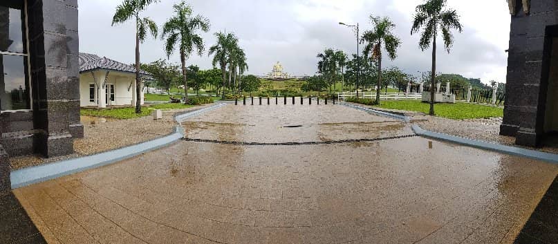 Surrounding Gardens