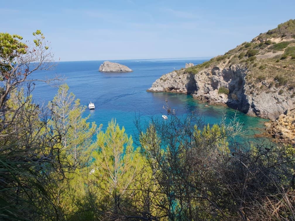 Rocky Shoreline Adventure