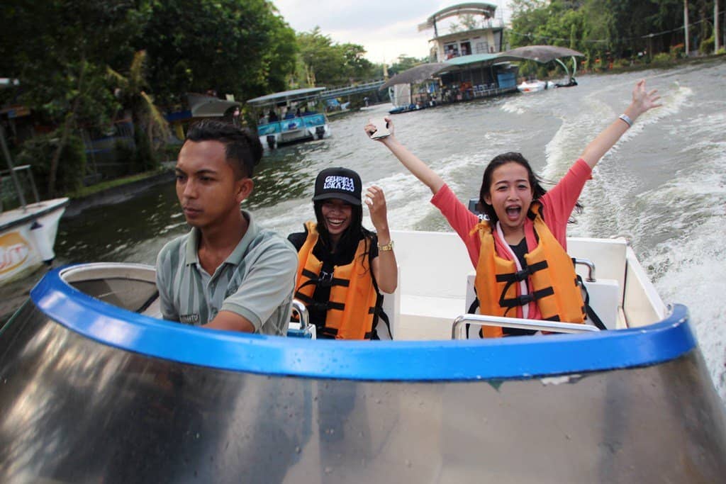 Speed Boat Ride
