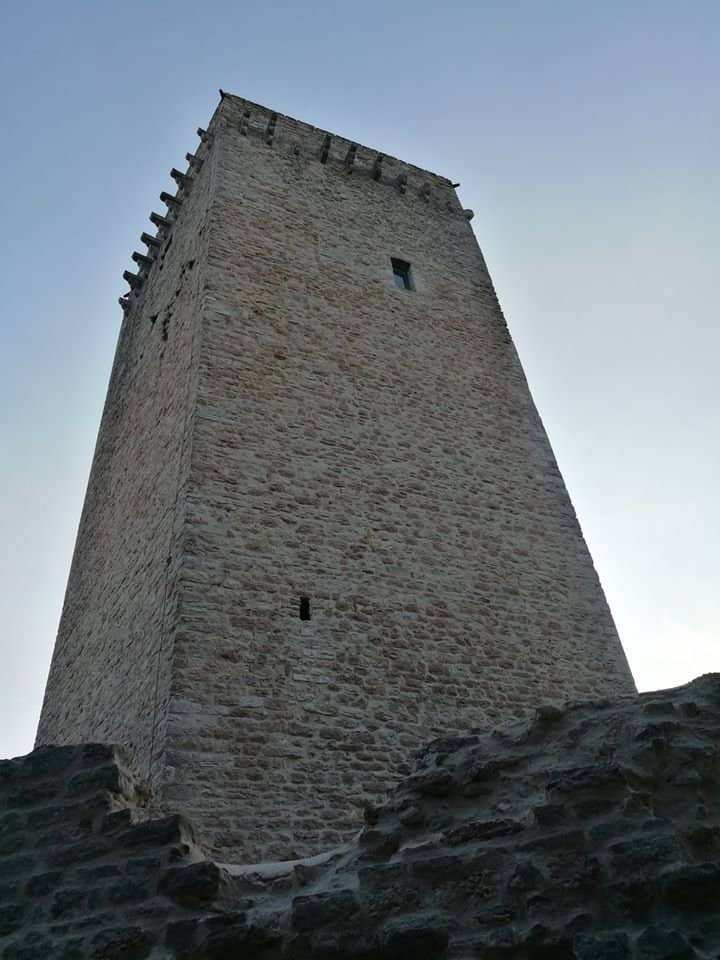 Connection to Rocca Maggiore