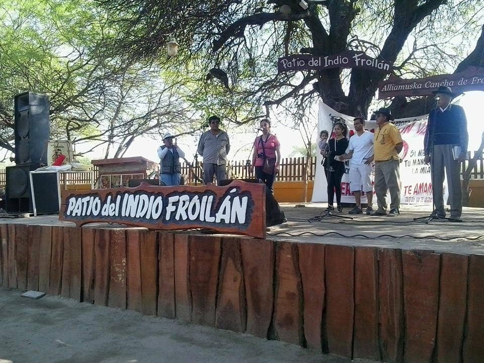 Live Music & Folklore