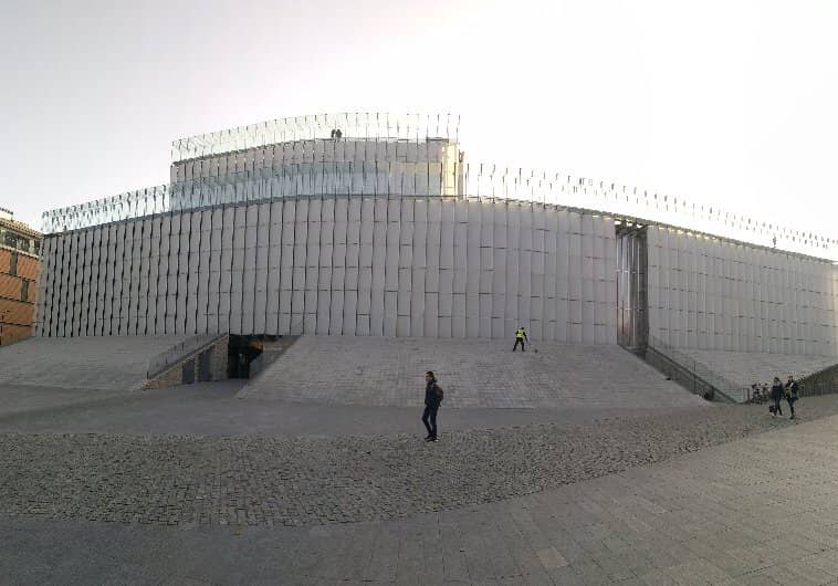 Art Galleries & Exhibitions