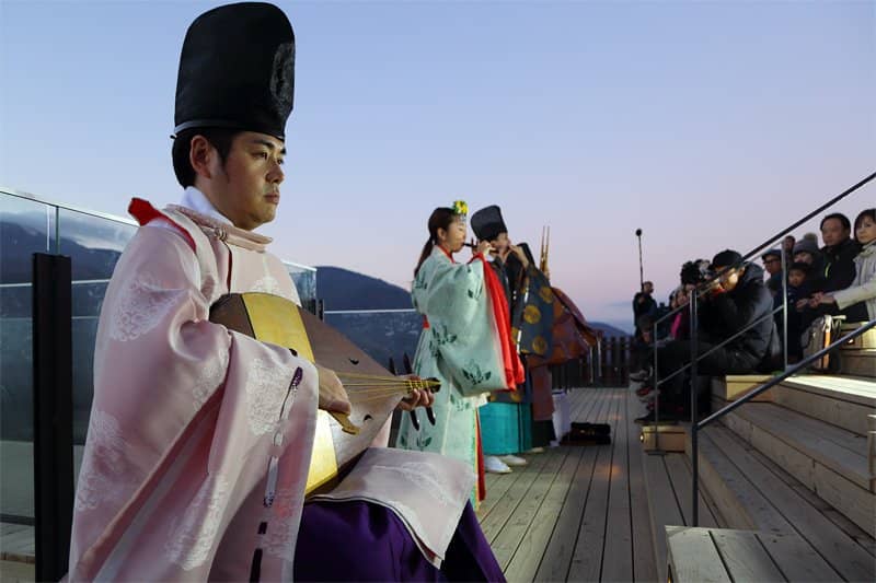 Panoramic Mountain Views