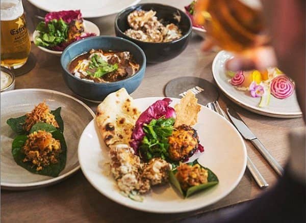 Chic Laneway Setting