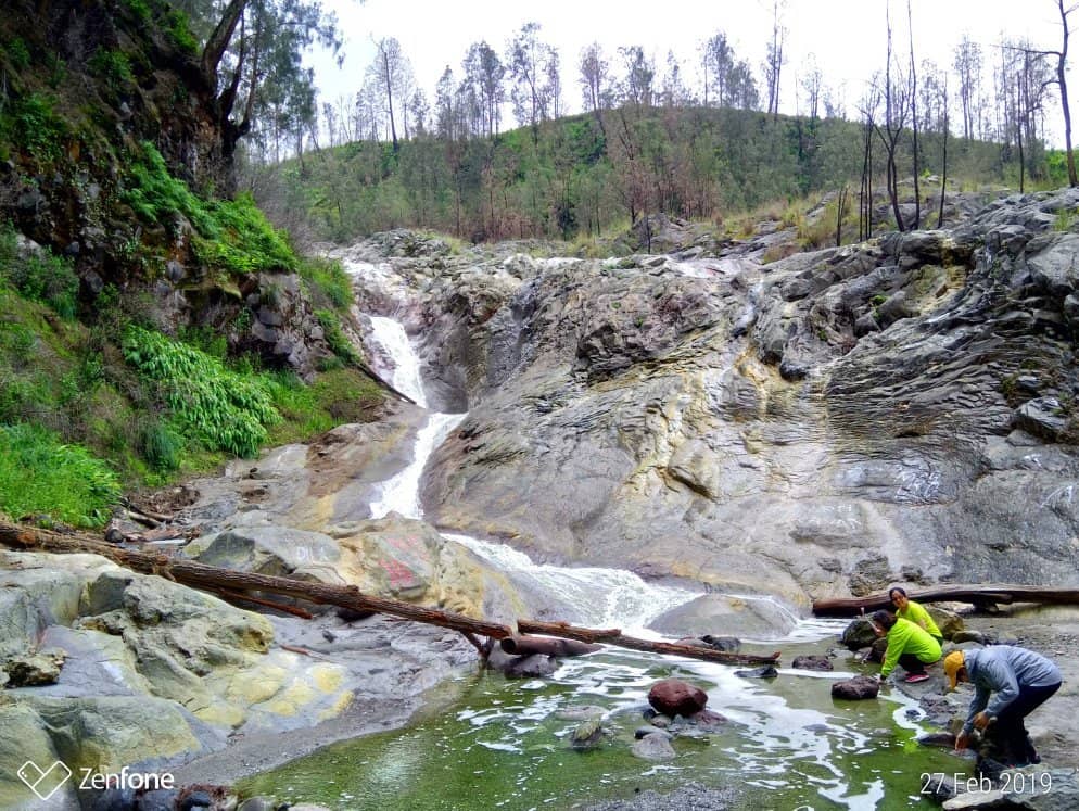 Sulfurous Rock Formations