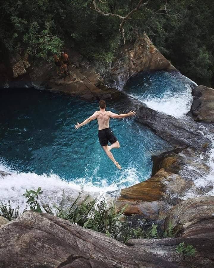 The Majestic Dunhinda Falls