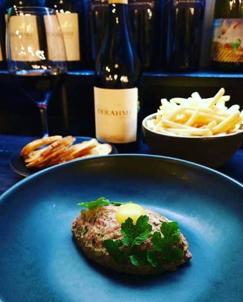 Stylish & Attentive Ambiance