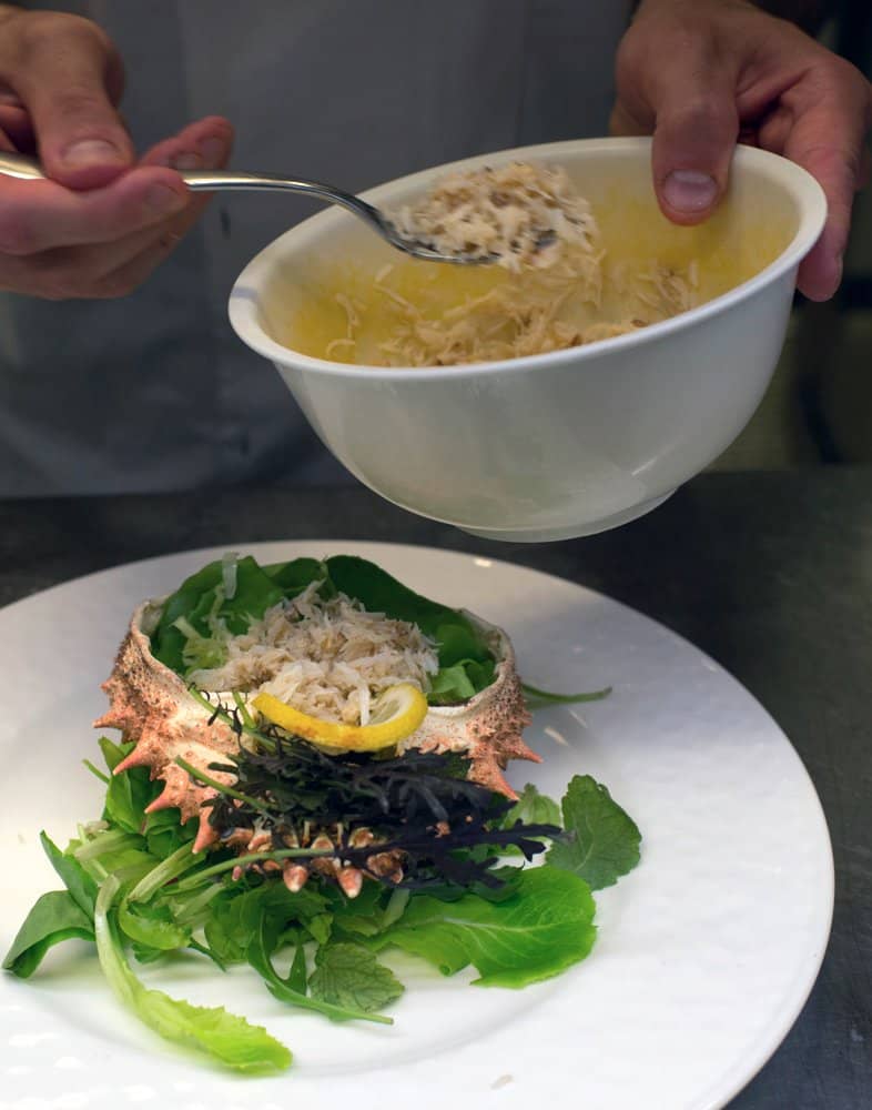 Elegant Canal-Side and Garden Dining