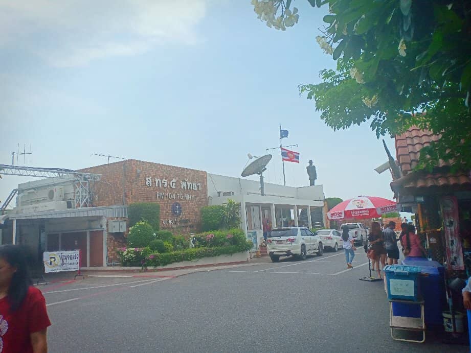 Abhakara Kiartivongse Monument