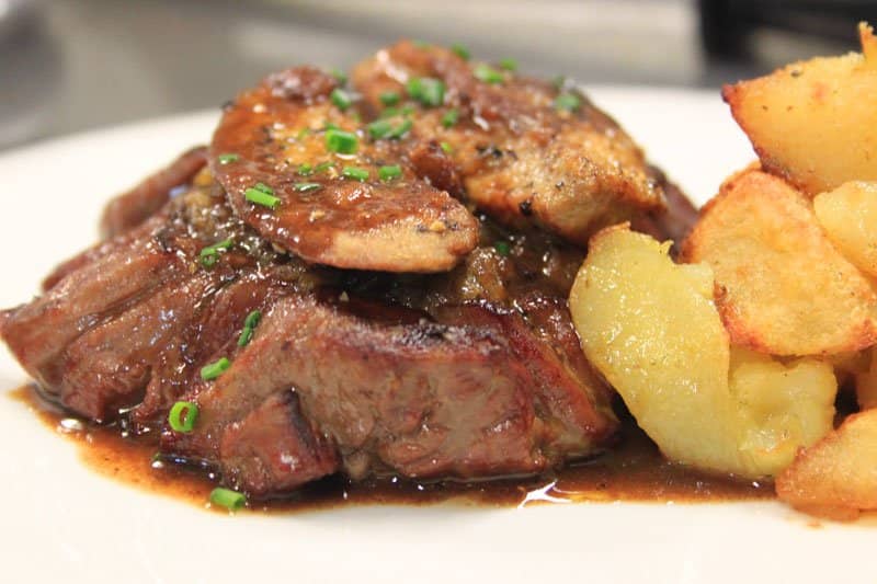 Ambiance and Window Seating