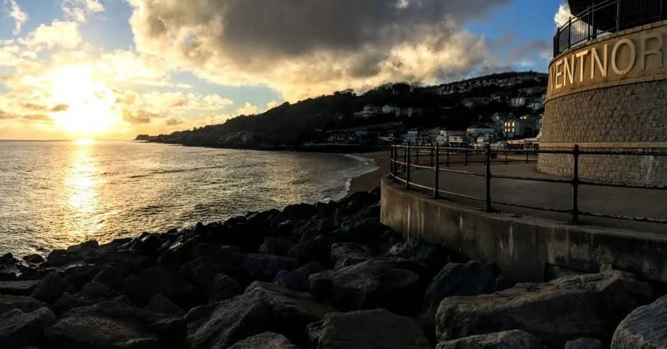 Dramatic Cliffside Views