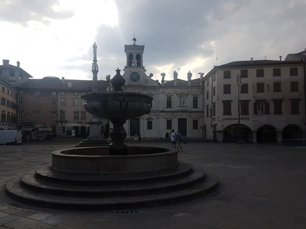 Piazza San Giacomo Atmosphere