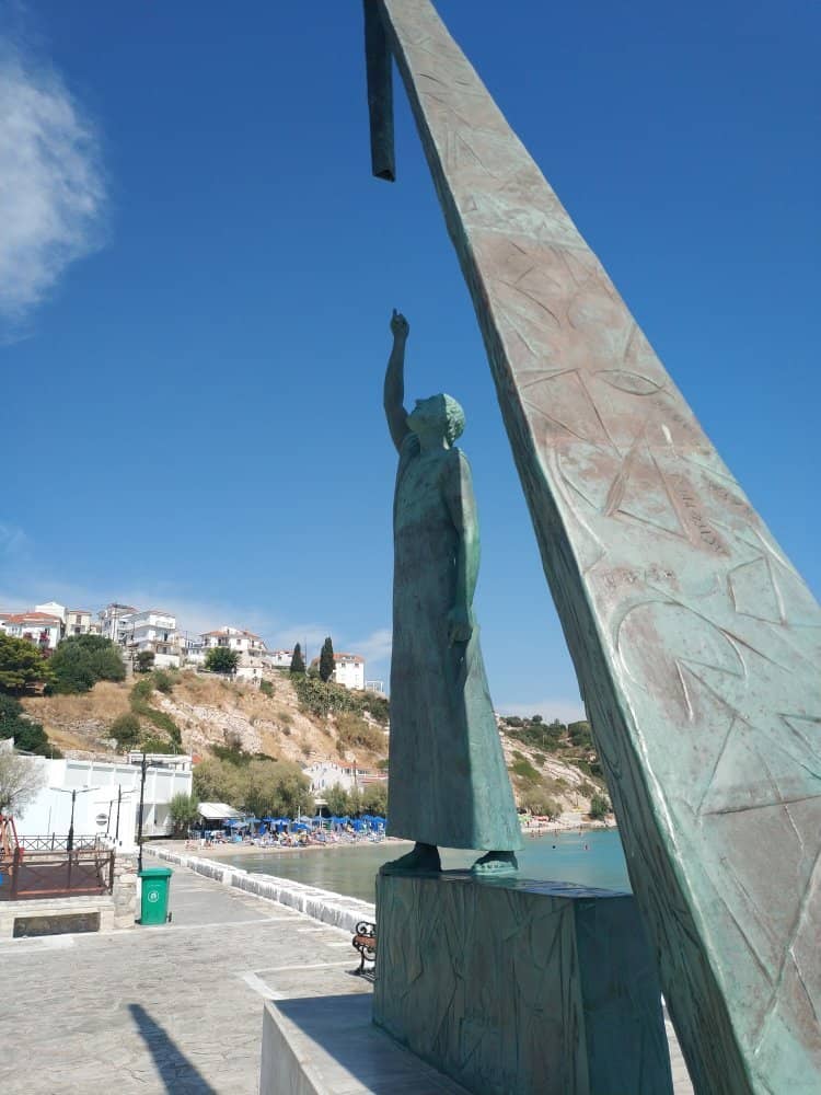 The Iconic Pythagoras Statue