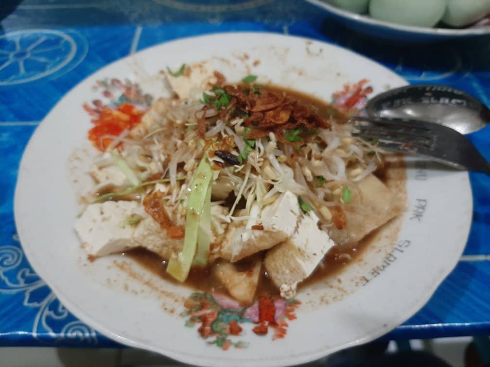 Authentic Local Atmosphere