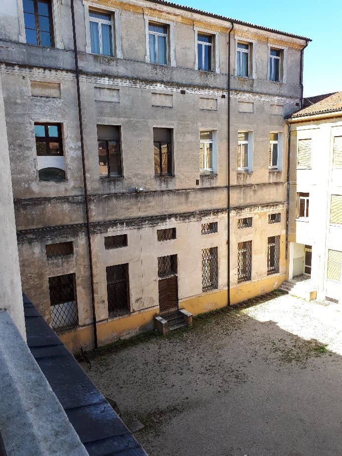 Elegant Courtyard
