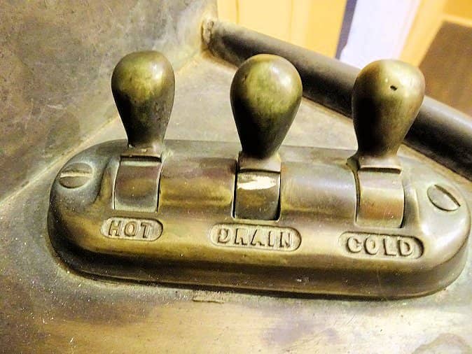 Pagoda-Style Depot