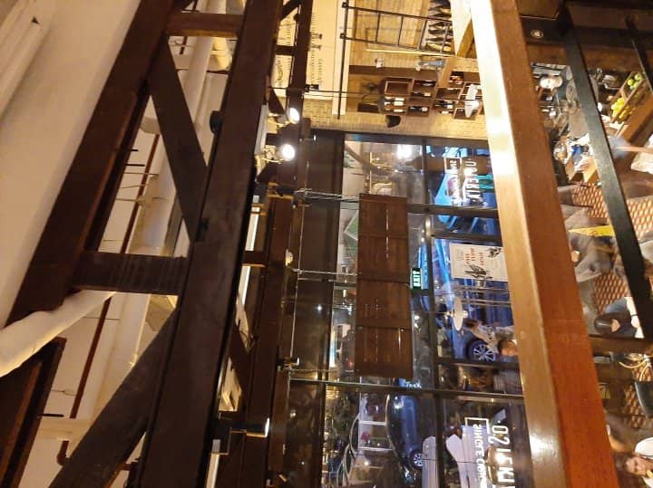 Warm & Inviting Ambiance