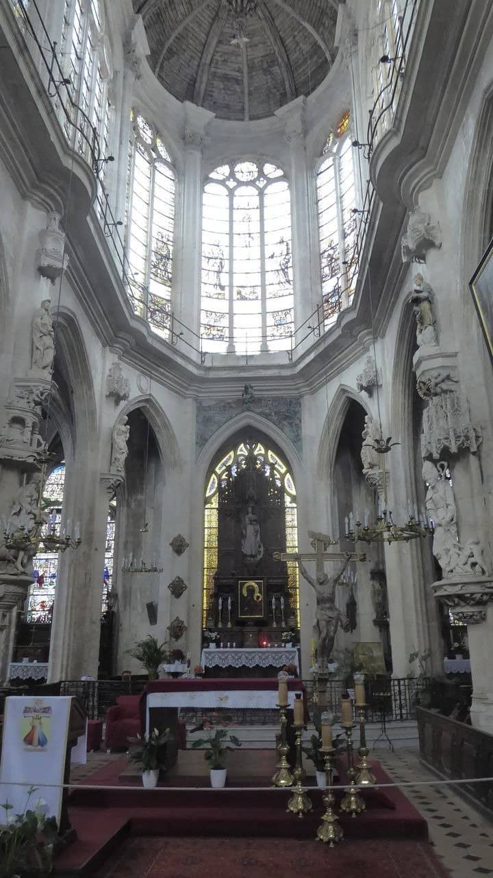Atypical Romanesque Architecture