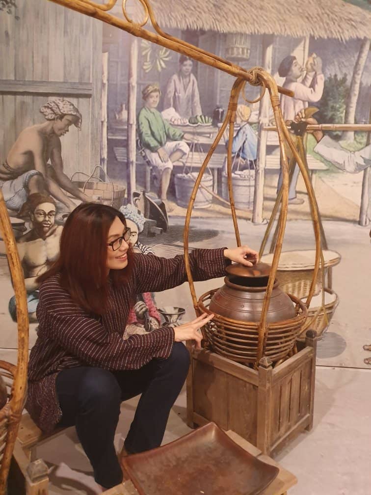 Bronze Statues & Puppets